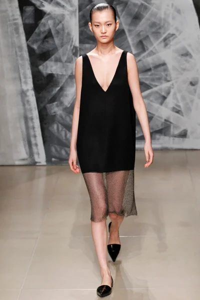 Look 32